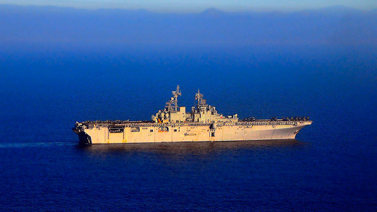 Un destructor iraní 'espanta' a un buque de guerra de EE.UU. en el Golfo de Adén