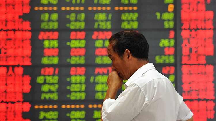 ¿La economía mundial a un paso del colapso? Continúa la caída libre de los mercados chinos