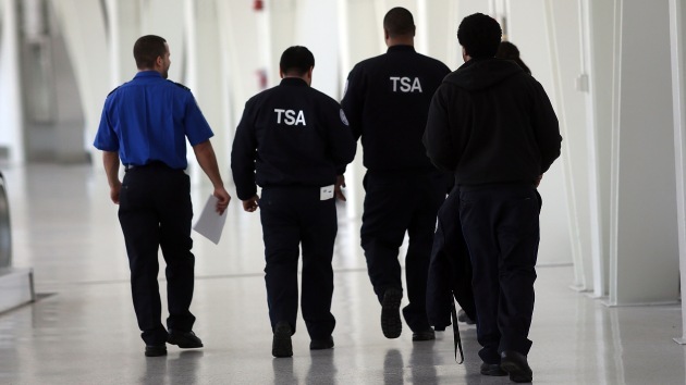 Evacuan una terminal del aeropuerto de Nueva York por un objeto sospechoso