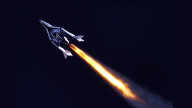 Éxito rotundo: primera prueba en vuelo de la nave suborbital de Virgin Galactic