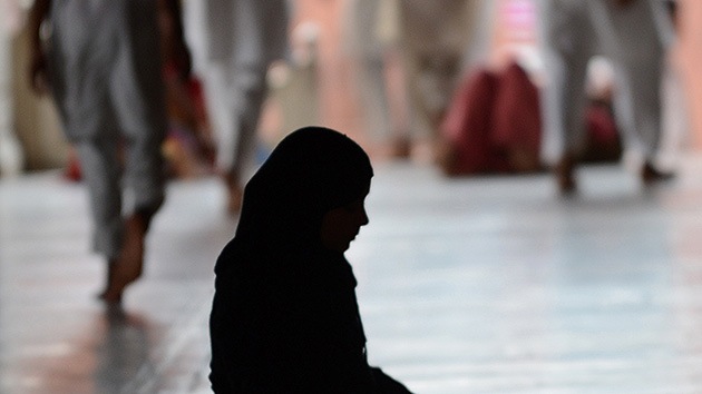 Cuatro niñas fueron violadas en la India por 20 hombres.