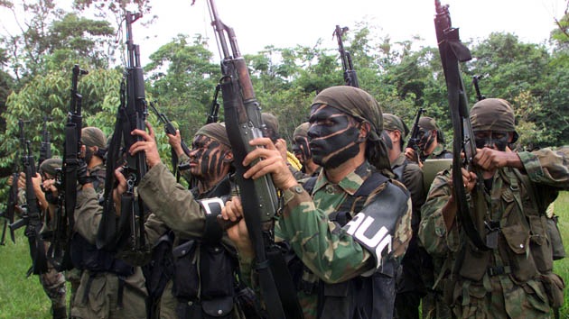 Revelan que hay centenares de paramilitares listos en Colombia para ingresar a Venezuela
