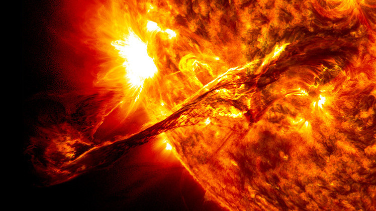 Una peligrosa mancha solar está a punto de posicionarse frente a la Tierra 551574db71139e985d8b45c1
