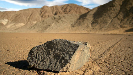 Descubren el misterio de las piedras deslizantes del Valle de la Muerte