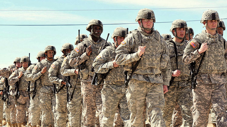 El Ejército de EE.UU., plagado de supremacistas blancos que buscan la "guerra racial"