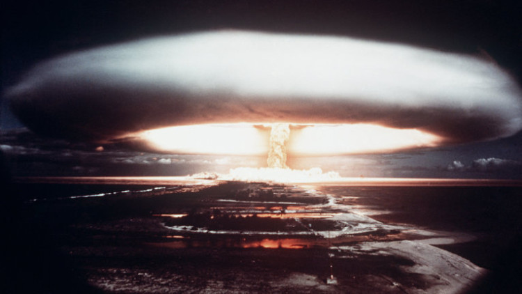 Las pruebas de las armas nucleares en el atolón Mururoa, en el año 1971 