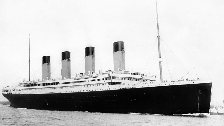 Fotos nunca vistas del lanzamiento del Titanic serán subastadas.