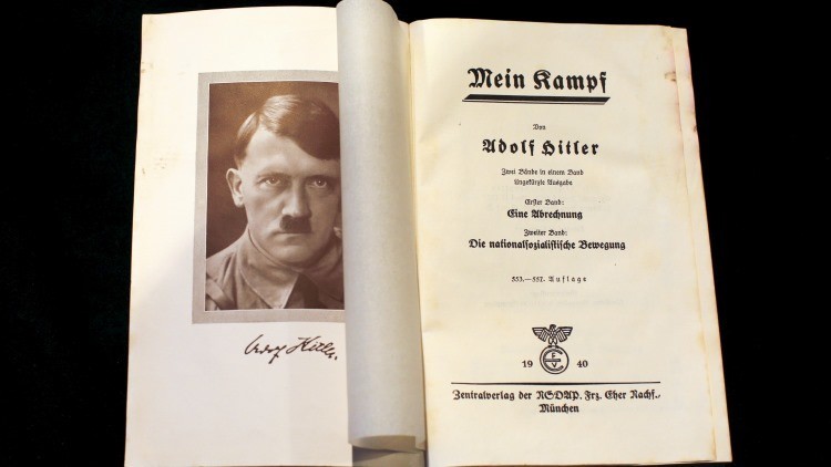 FBI MENTIU:  Arquivos revelam que Hitler forjou sua morte e fugiu para as Ilhas Canárias