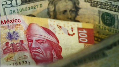 El precio del dólar alcanzó nuevos máximos en el mercado mexicano, lo que generó la devaluación del peso