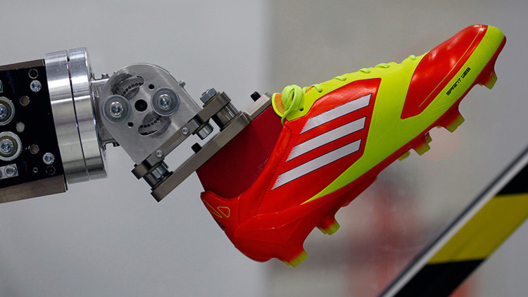 Adidas abre una fábrica robotizada en Alemania 
