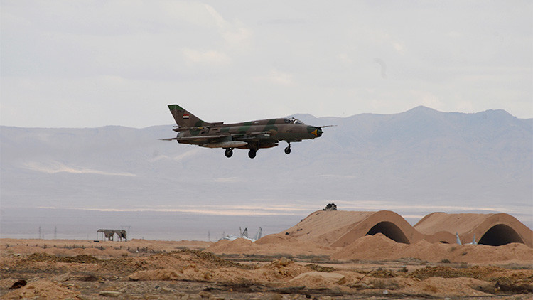Un avión de la Fuerza Aérea Siria en el aeropuerto militar de Tiyas, a 50 kilómetros de Palmira.