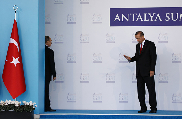 El presidente ruso durante un encuentro con su homólogo turco en el marco de la reunión del G20 en Antalya, Turquía. 15 de noviembre de 2015. 