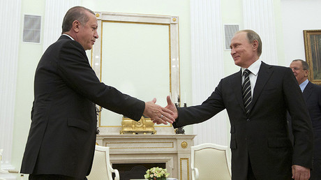El presidente ruso recibe a su homólogo turco en el Kremlin. 23 de septiembre de 2015. 