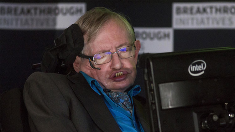 El profesor Stephen Hawking en rueda de prensa en Londres el 20 de julio de 2015.
