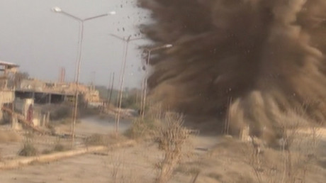 Video: Zapadores del Ejército sirio vuelan una 'sede' del Estado Islámico