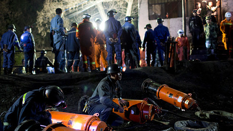 Operaciones de rescate en una mina de carbón en la ciudad china de Qujing (provincia de Yunnan), el 7 de abril de 2014.
