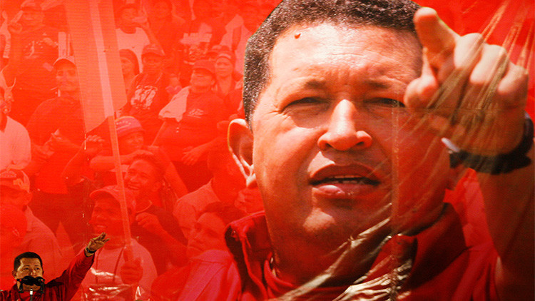 Hugo Chávez habla durante una campaña sobre su propuesta de cambios constitucionales en Caracas (Venezuela), el 21 de noviembre de 2007