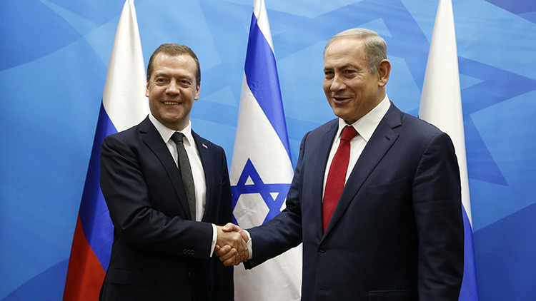 Dmitri Medvédev y Benjamin Netanyahu en Jerusalen, el 10 de noviembre de 2016