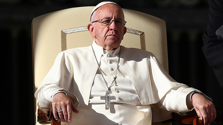 El papa Francisco asiste a su audiencia general en la Plaza de San Pedro en el Vaticano, el 16 de noviembre de 2016.