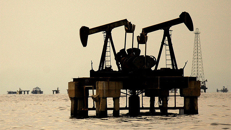 Instalaciones petroleras en el lago occidental de Maracaibo (Venezuela), el 5 de noviembre de 2007