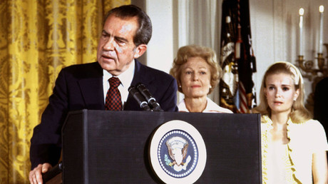 Richard Nixon, Pat Nixon y su hija Tricia 