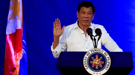 El presidente filipino, Rodrigo Duterte, en el discurso de celebración del 80 aniversario de la Oficina Nacional de Investigaciones en la sede de la Oficina in Manila, Filipinas. 14 de noviembre de 2016.