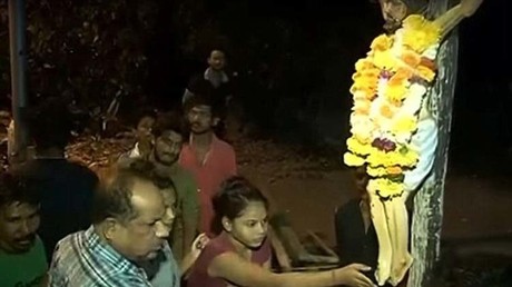 ¿Agua bendita?: Una estatua de Jesucristo en la India derrama un extraño líquido (VIDEO)