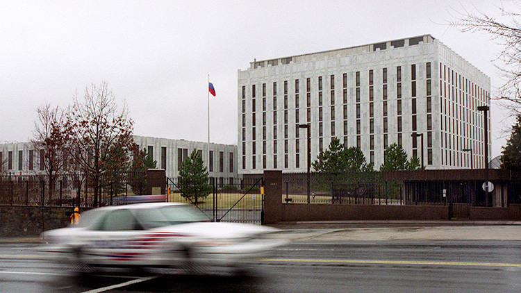 EE.UU. expulsa a 35 diplomáticos rusos y cierra  dos supuestos complejos de Inteligencia 