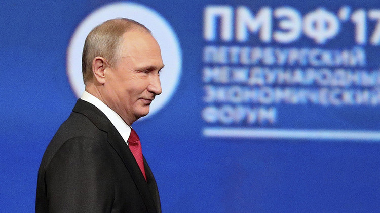 "Don't worry, be happy": Putin bromea sobre la salida de EE.UU. del histórico acuerdo climático