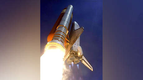 Transbordador espacial Discovery despega del Centro Espacial Kennedy, Florida, EE.UU., 4 de julio de 2006