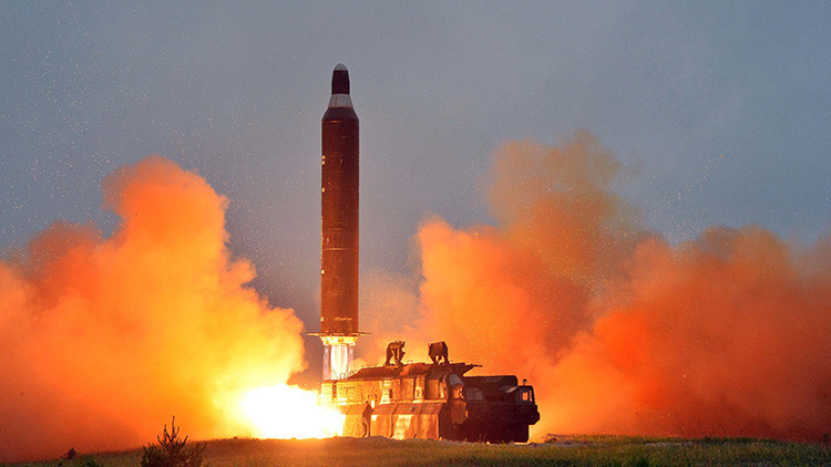 EE.UU. prepara un plan de ataque preventivo contra las plataformas de misiles de Corea del Norte