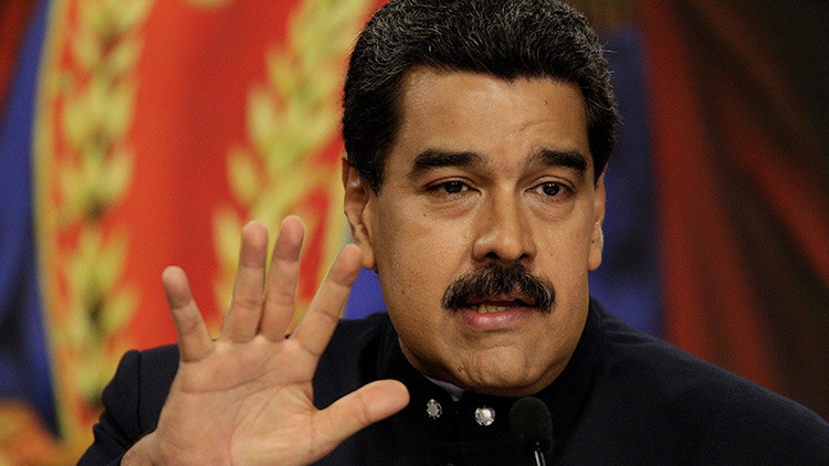 Maduro: "Debemos incrementar el poder militar para la defensa y la paz"