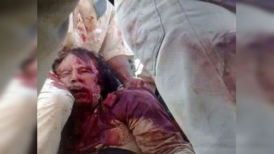 O primeiro vídeo da morte de Muammar Gaddafi (IMAGENS VIOLENTES)