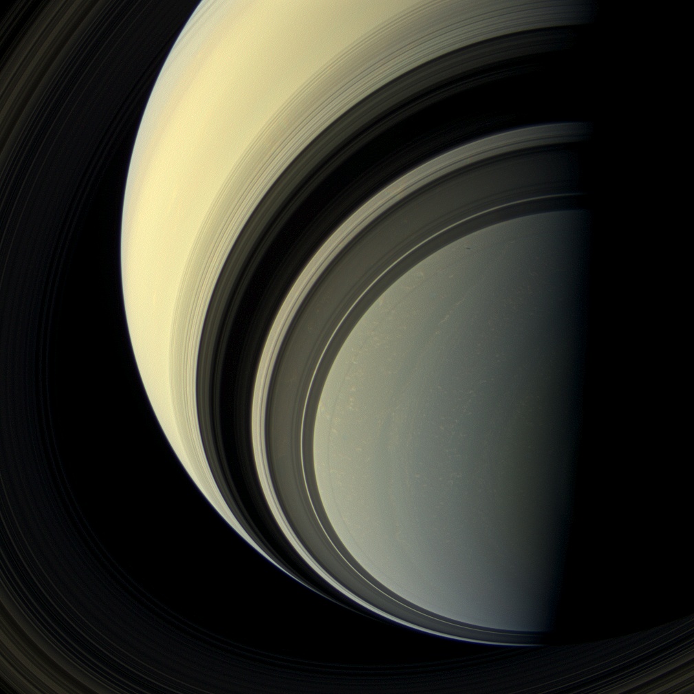 Resultado de imagen para NASA transmitió primeras fotografías de Saturno